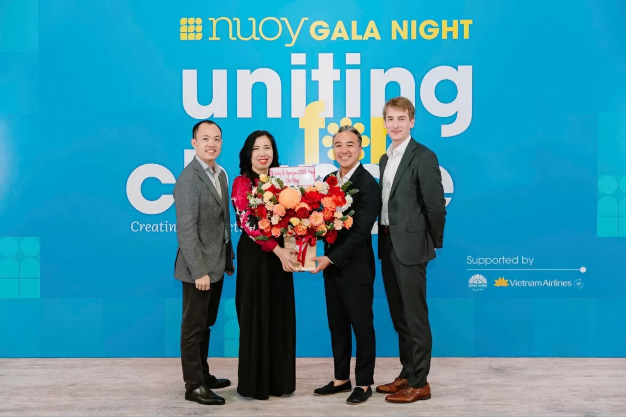 Bác sĩ người Mỹ gốc Việt đóng góp ý nghĩa cho quê hương